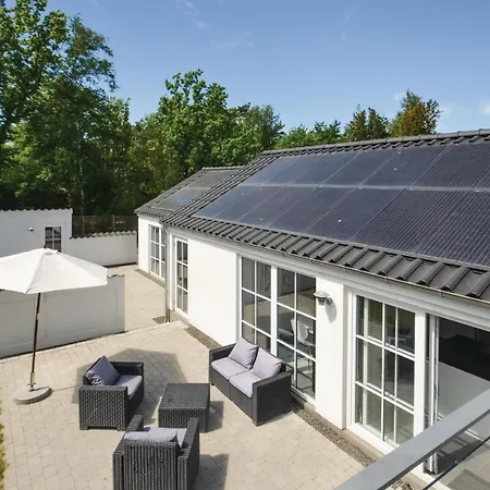 Four-bedroom In Vaggerlose * Bøtø By